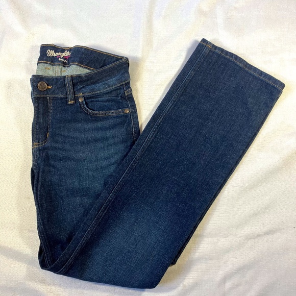LIKE NEW! Wrangler Boot Cut Dark Wash Jeans, Women's Size 5 X 34 - Picture 2 of 9